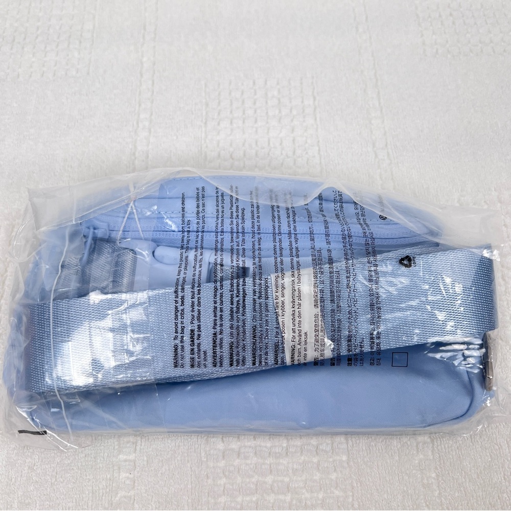 NWT Lululemon Everywhere Belt Bag (1L) - Windmill - Picture 3 of 6